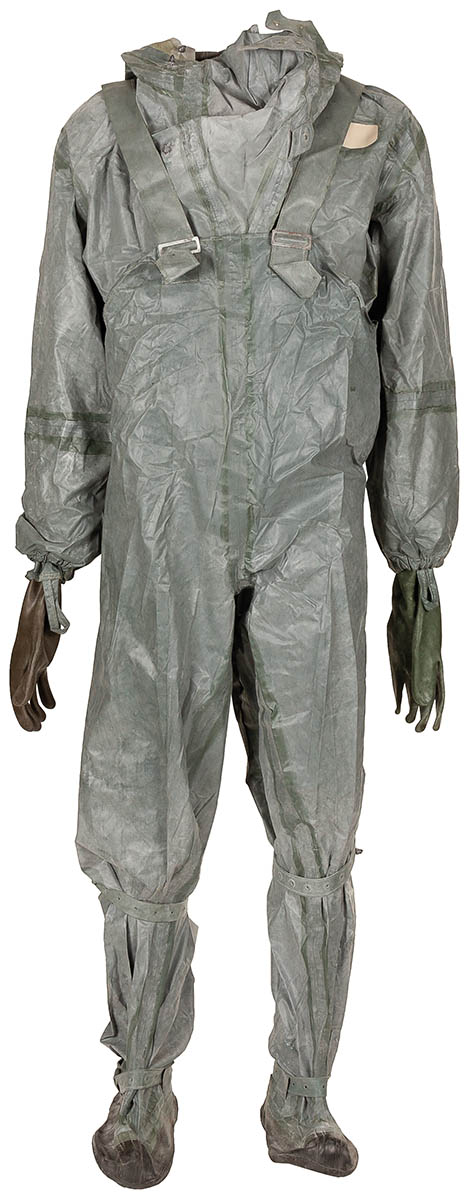 Product image 1 of the product “PL NBC Protective Suit, OD green, like new (EXP. RESTRICTIONS) ”
