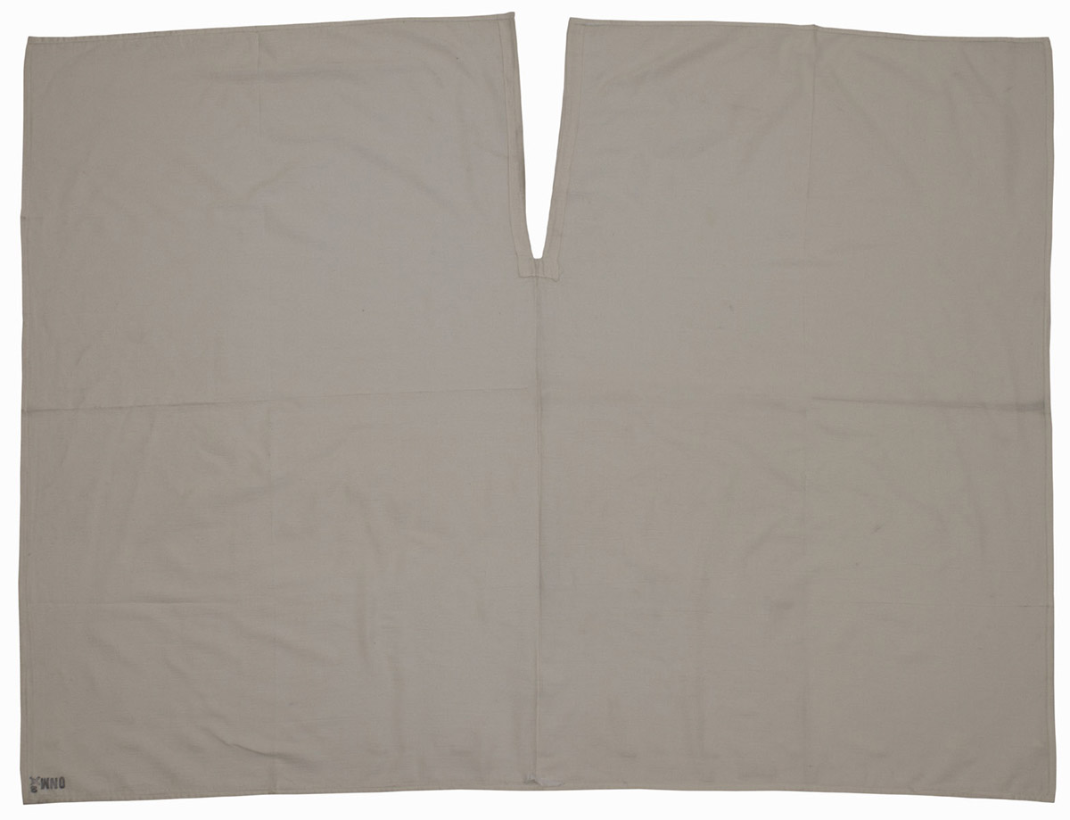 Image 1 de l'article CZ/SK tablier de coiffeur, beige, 140 x120 cm, comme neuf 