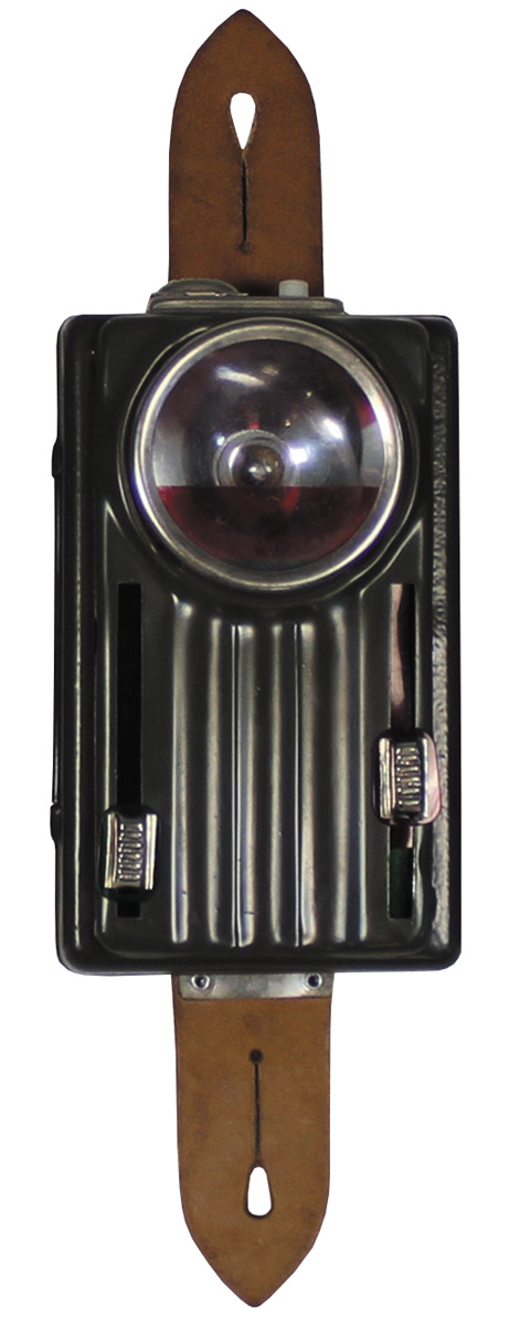 Product image 1 of the product “PL Flashlight, OD green, 3 col., used ”