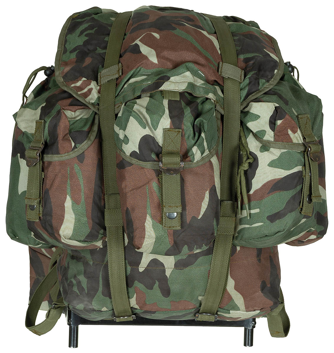 Artikelbild 1 des Artikels “Türk. Rucksack, tarn, gebr., TOP ZUSTAND, Metallgestell “