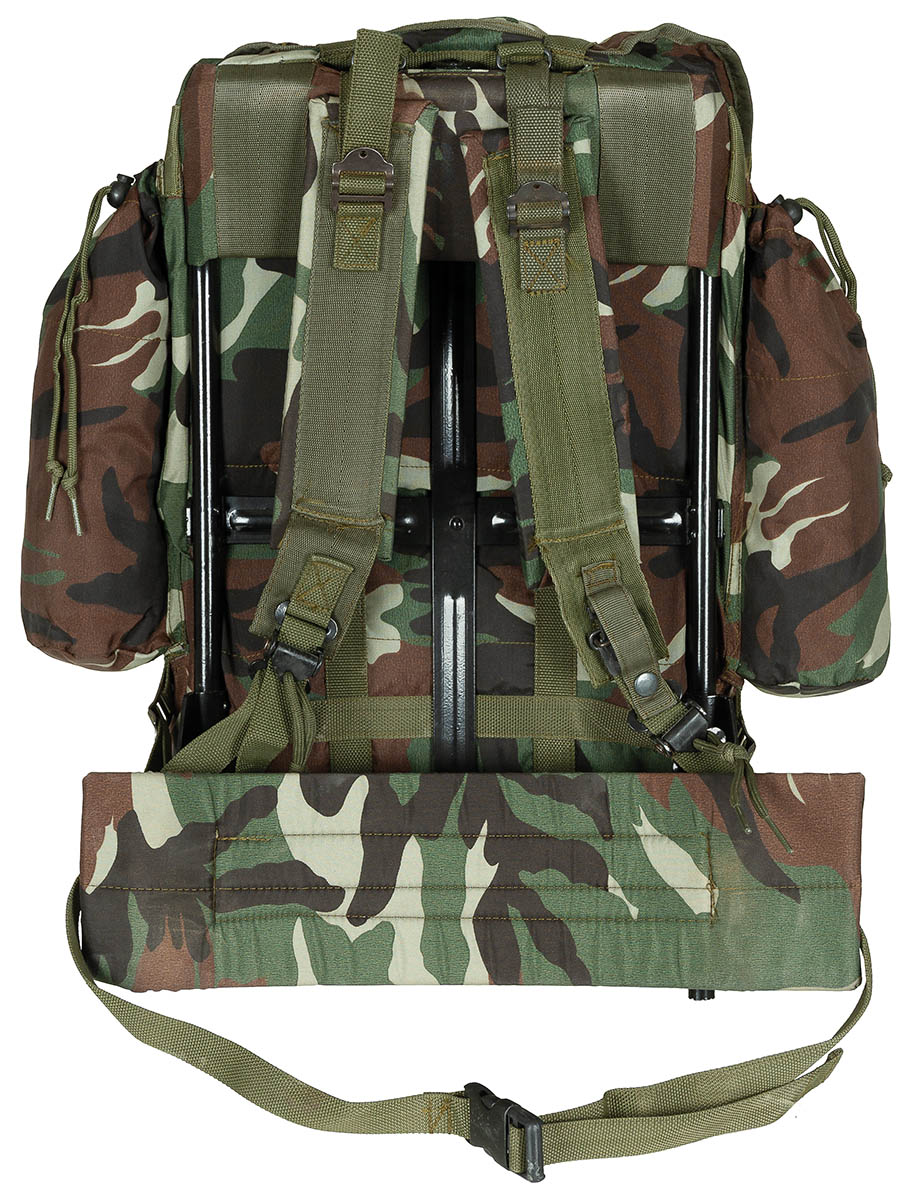 Artikelbild 2 des Artikels “Türk. Rucksack, tarn, gebr., TOP ZUSTAND, Metallgestell “