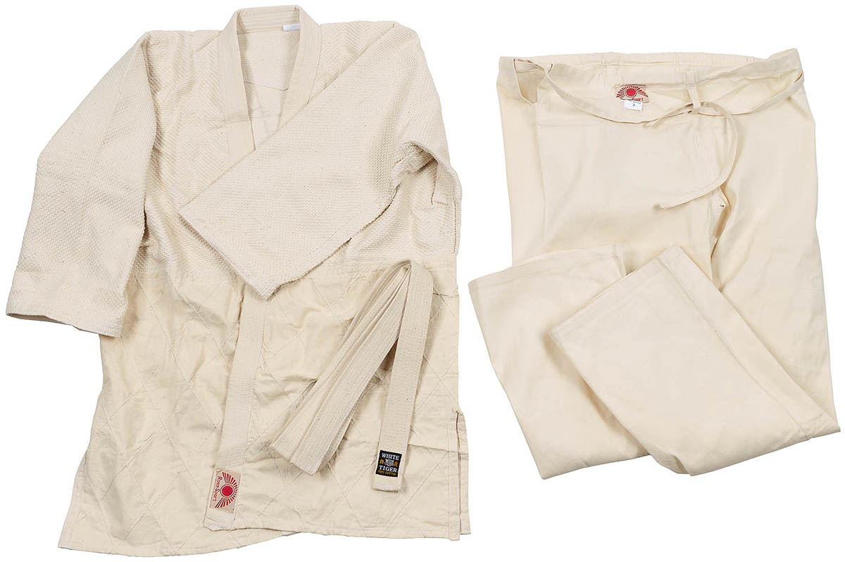 Artikelbild 3 des Artikels “Ital. Judo Anzug, natur, (Jacke, Hose u. Gürtel), neuw. “