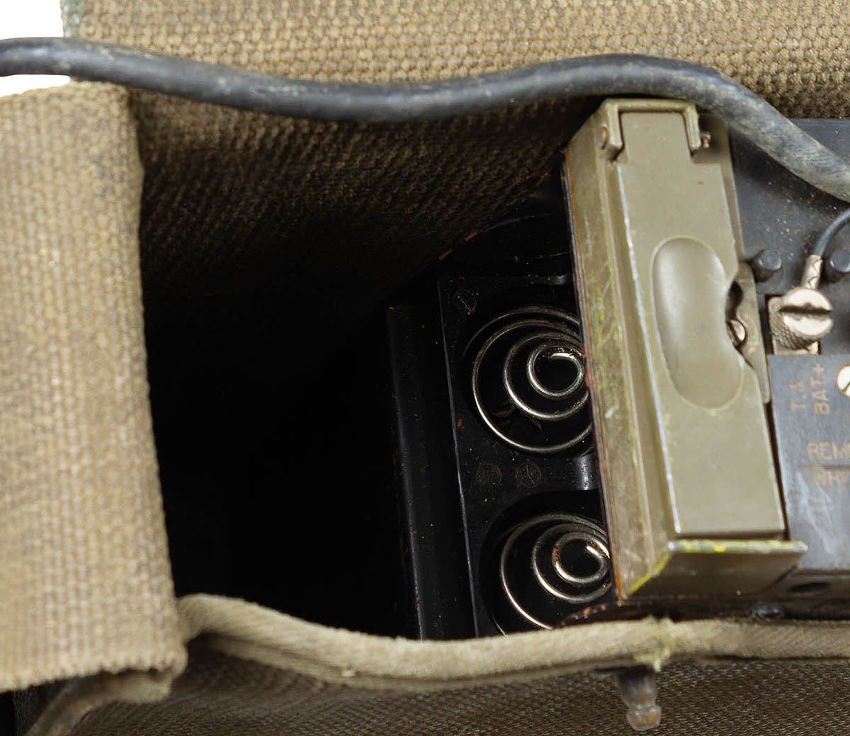 Artikelbild 3 des Artikels “US Feldtelefon, EE-8, mit Canvastasche, gebr., “